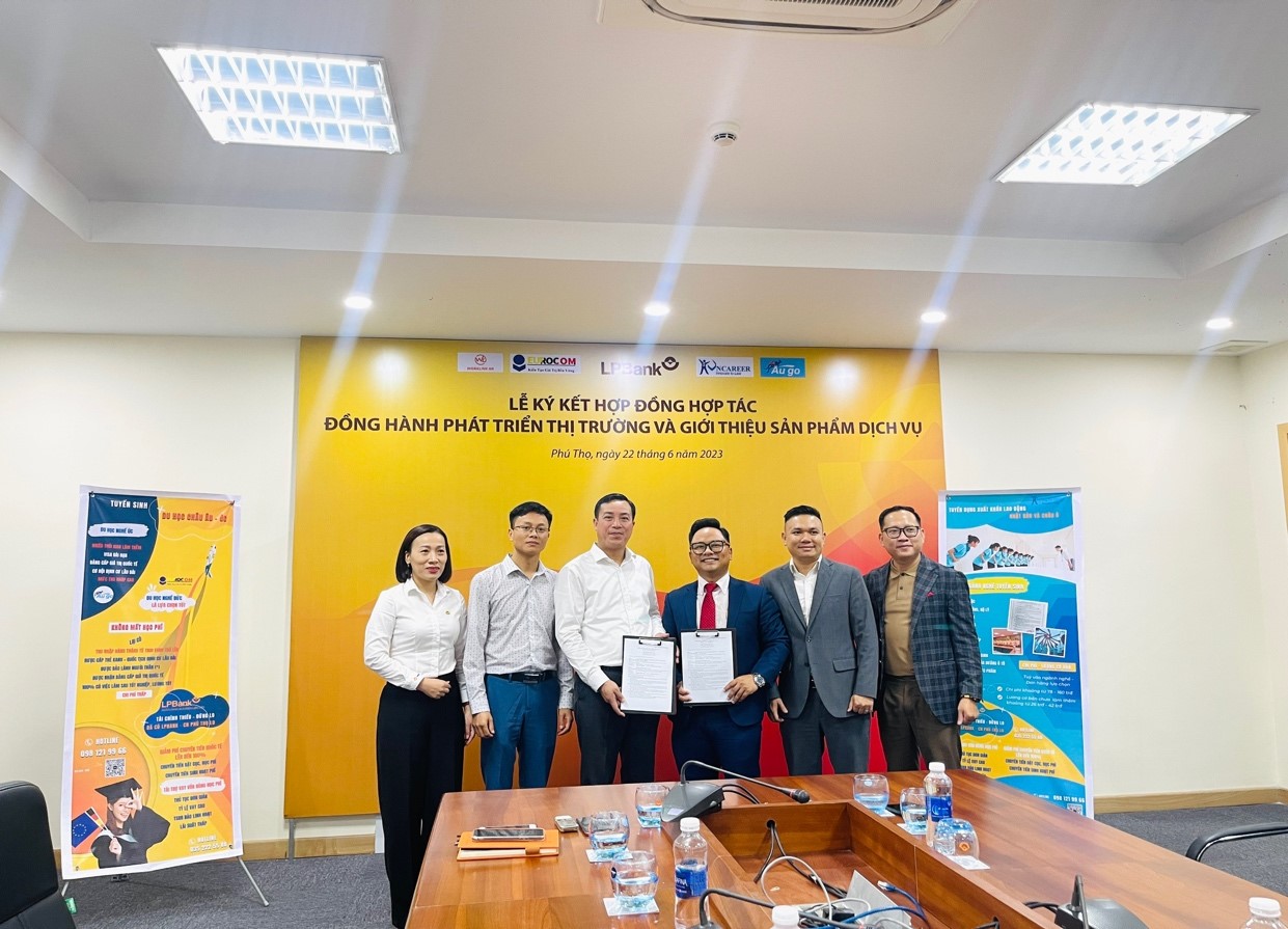 Lễ ký kết hợp tác với ngân hàng Bưu điện Liên Việt - CN Phú Thọ